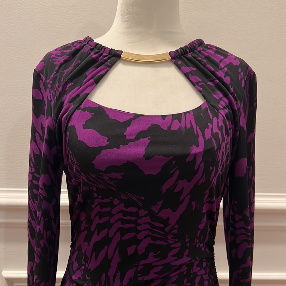 Caché Purple and Black Ruched Bodycon Long Sleeved Dress Size 6 Gold Neckline - Picture 2 of 10